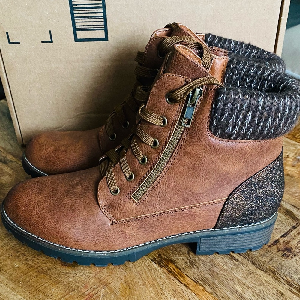 ❌SOLD❌Women new boots size 10